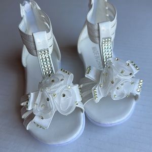 Toddler girls white sandals with rhinestones